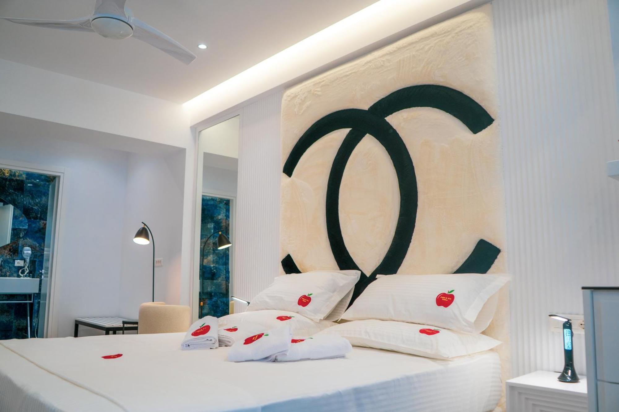 Adam & Eve Suites Sarandë Exteriör bild