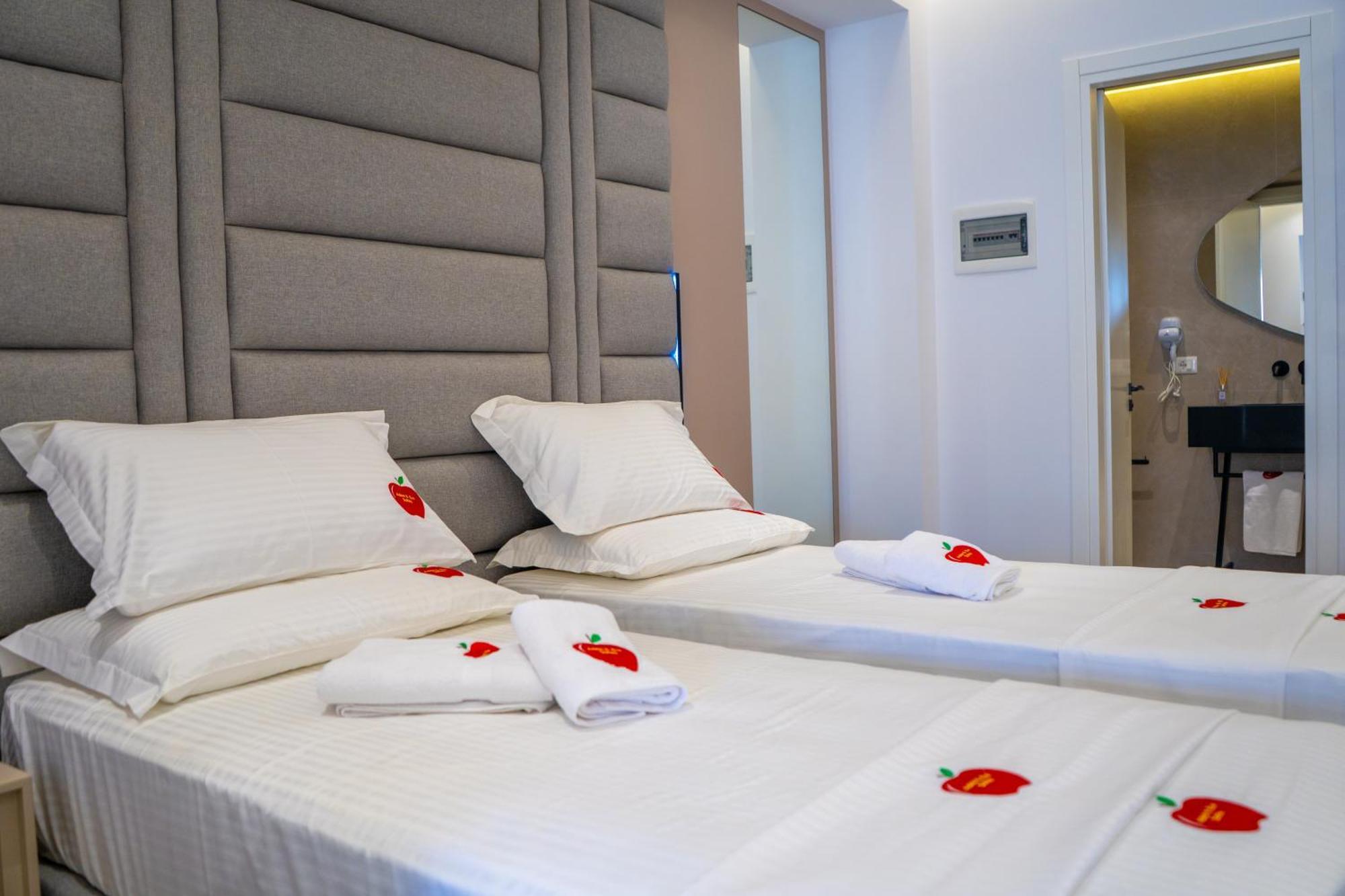 Adam & Eve Suites Sarandë Exteriör bild