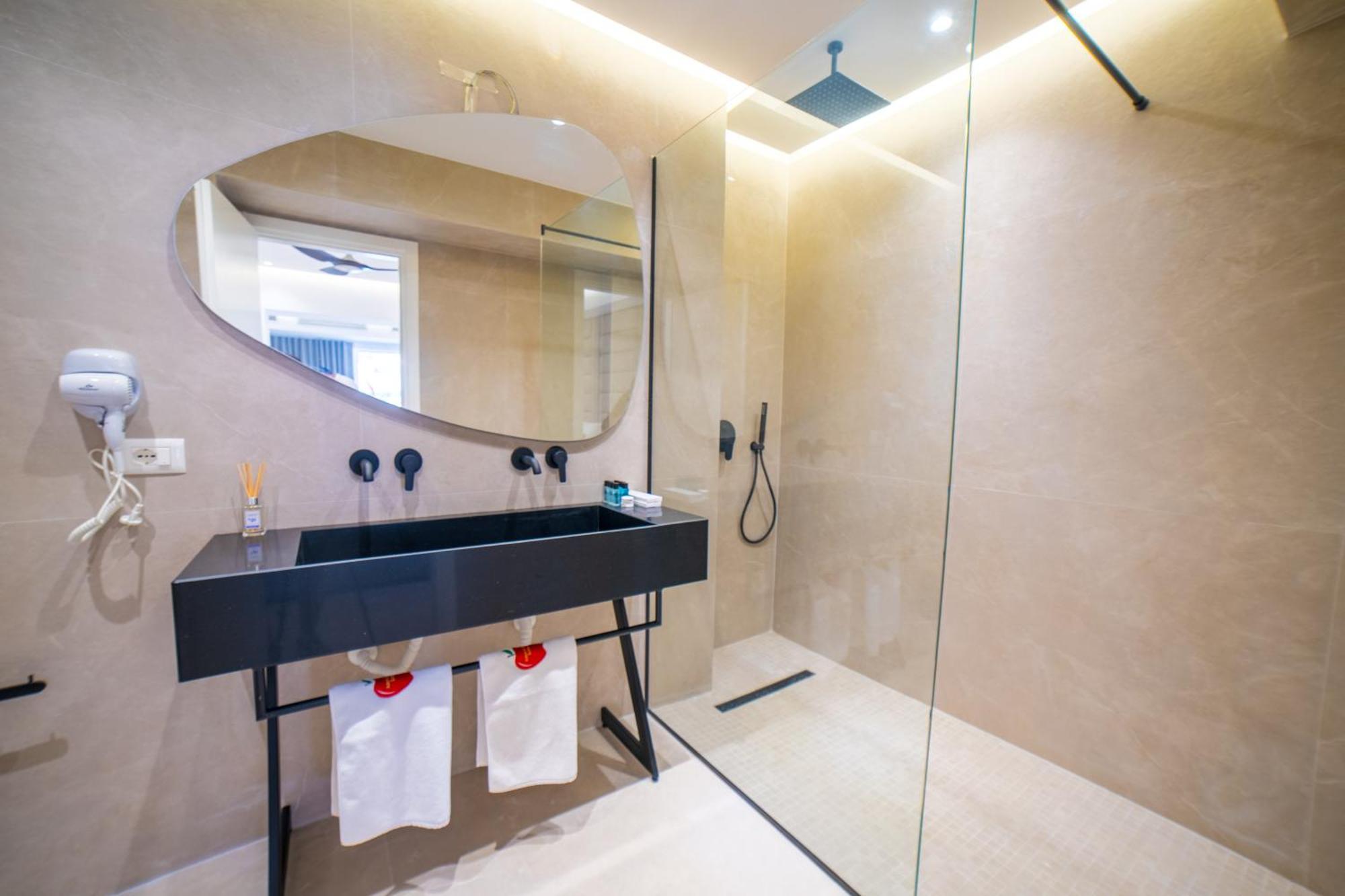 Adam & Eve Suites Sarandë Exteriör bild