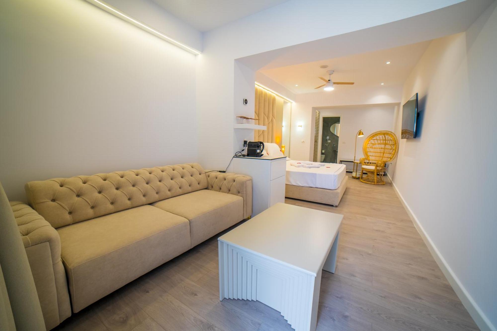 Adam & Eve Suites Sarandë Exteriör bild