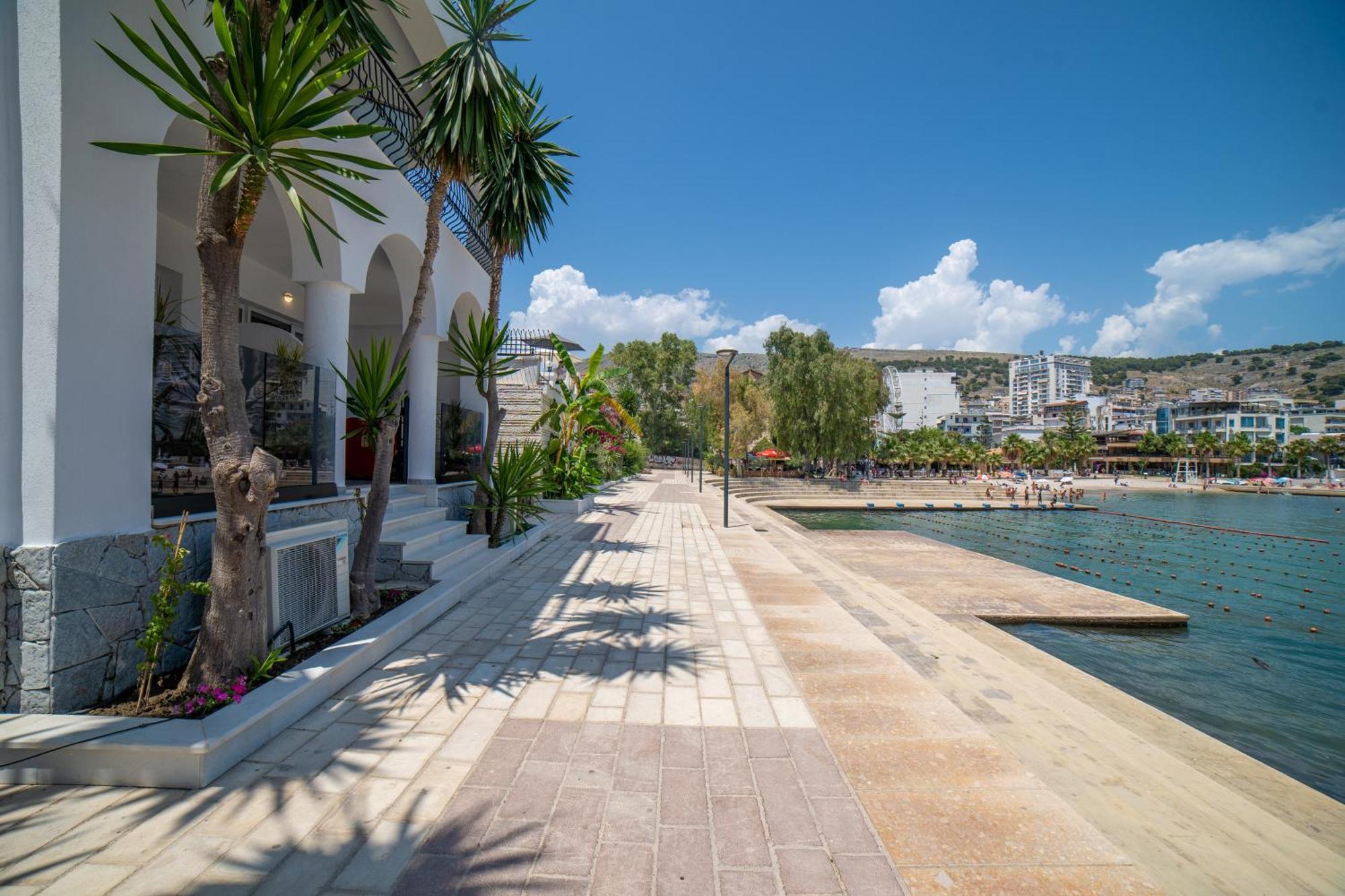 Adam & Eve Suites Sarandë Exteriör bild