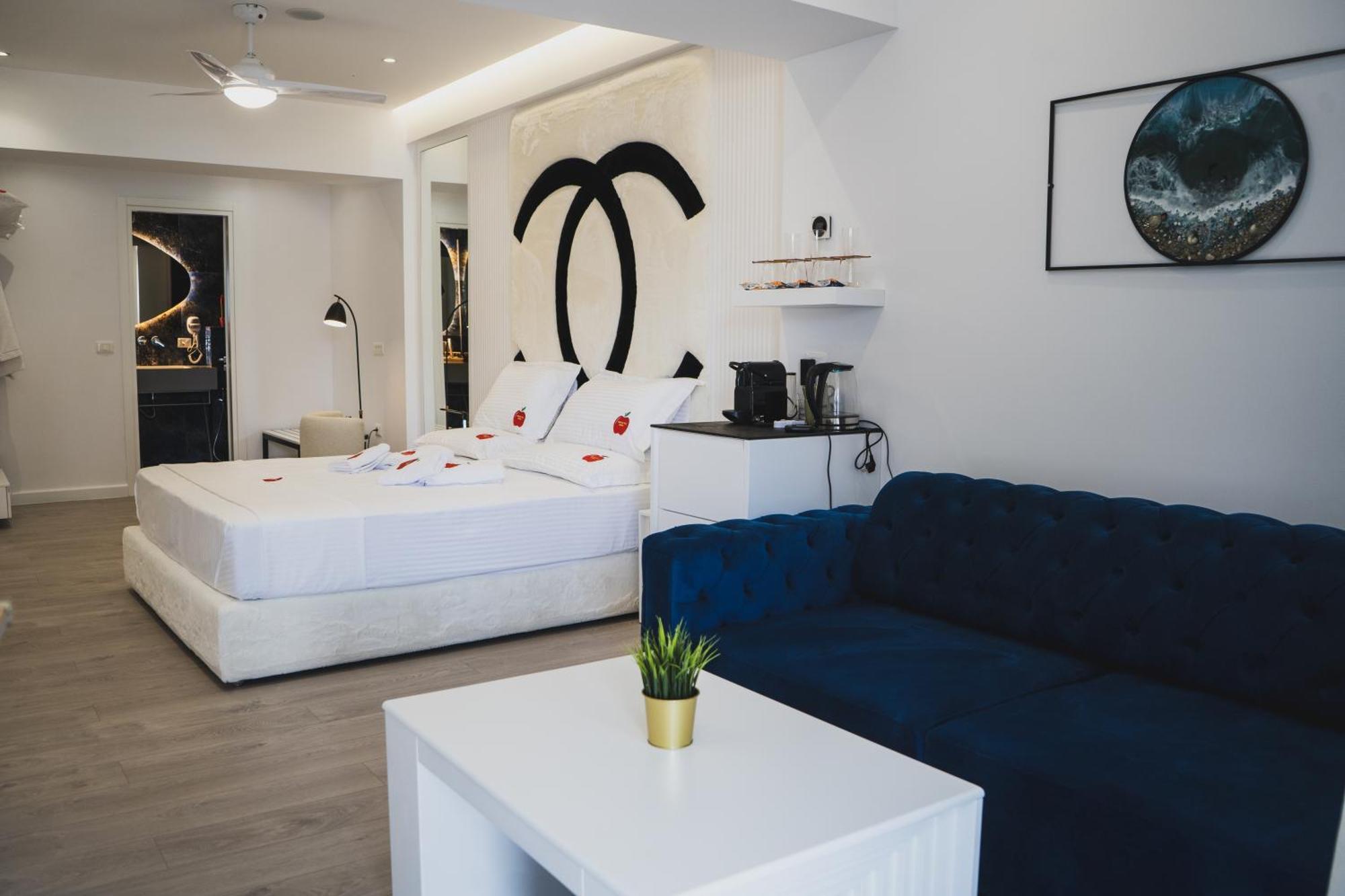 Adam & Eve Suites Sarandë Exteriör bild