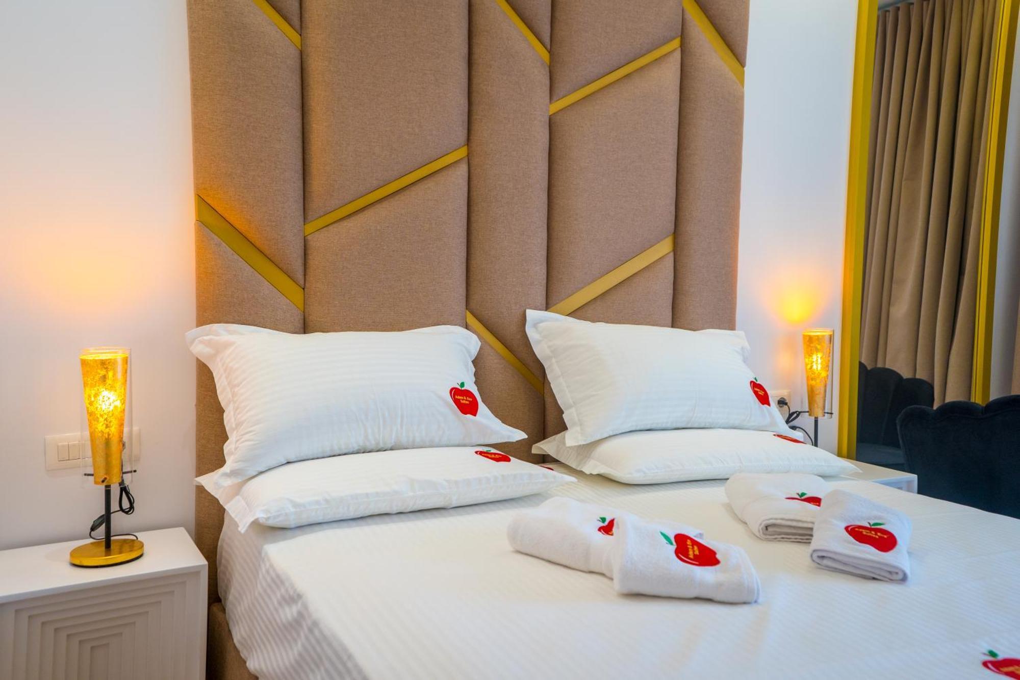Adam & Eve Suites Sarandë Exteriör bild