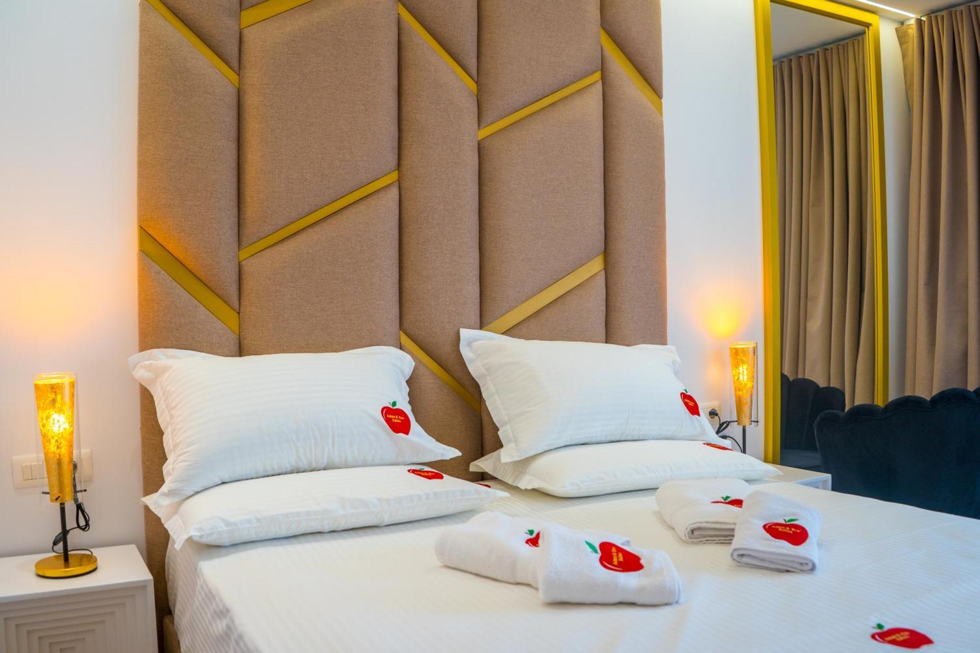 Adam & Eve Suites Sarandë Exteriör bild