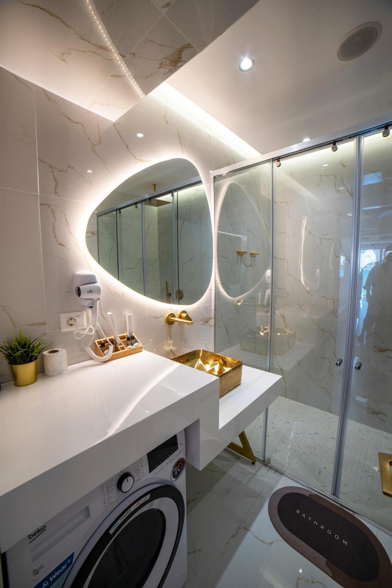 Adam & Eve Suites Sarandë Exteriör bild